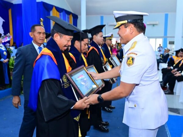 Wisuda Universitas Hang Tuah, KASAL Apresiasi Peraihan Akreditasi Unggul