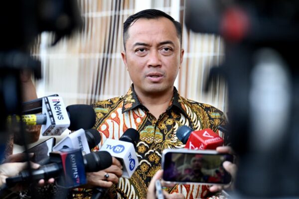 Usai Tiba di Tanah Air, Presiden Prabowo Langsung Pimpin Rapat Terbatas Bahas Isu Strategis Nasional