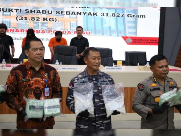 Sinergi TNI AL dan Polda Riau Gagalkan Penyeludupan 31 Kg Sabu di Pelabuhan Roro Dumai