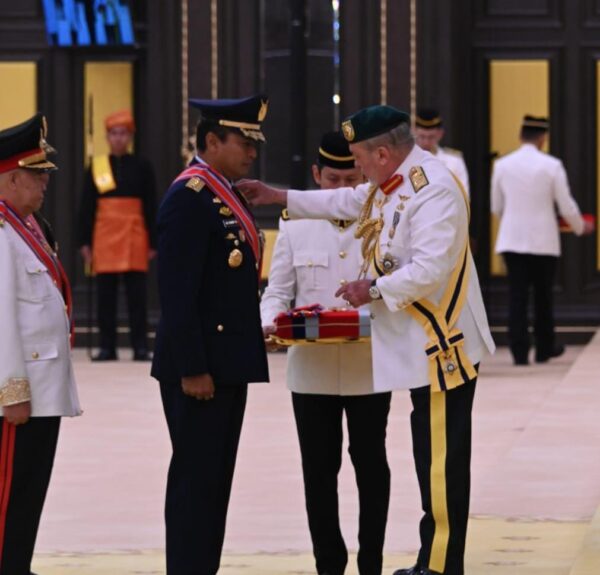 KASAU Terima Anugerah Darjah Panglima Gagah Angkatan Tentera dari Kerajaan Malaysia