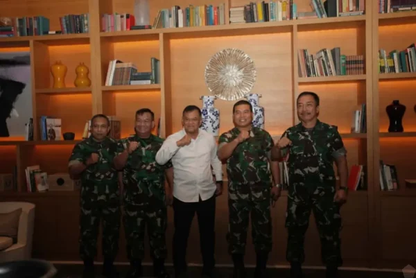 Danpushidrosal Anjangsana Ke Kediaman Jenderal TNI (Purn) Gatot Nurmantyo
