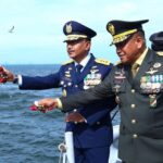 Wakasau Hadiri Upacara Tabur Bunga Peringati Hari Pahlawan di Teluk Jakarta