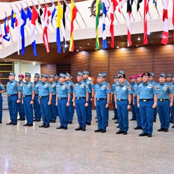 TNI Angkatan Laut Mengangkat 35 Perwira Tinggi: 10 Laksda dan 25 Laksma