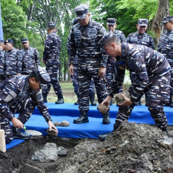 Tingkatkan Sarana Olahraga Prajurit TNI AL, KASAL Pimpin Peletakan Batu Pertama Renovasi