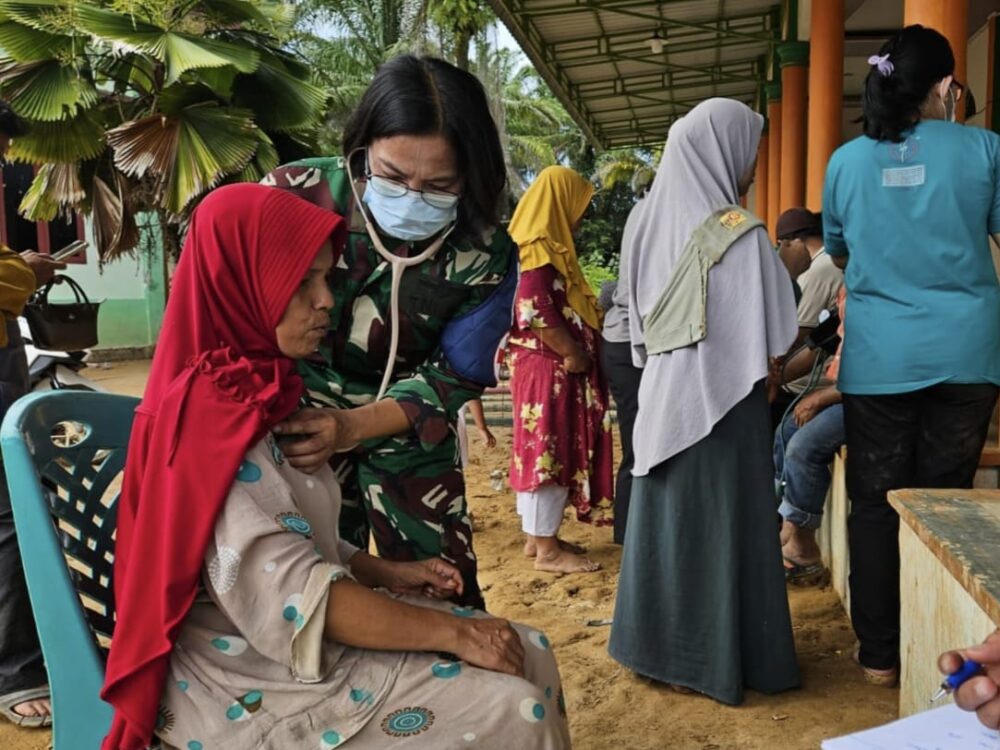 Posko Kesehatan TNI AU Layani Ratusan Warga Terdampak Bencana di Tapanuli Tengah