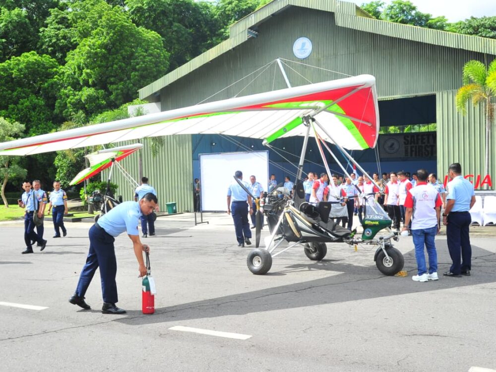 Pusterau dan UGM Jalin Kerja Sama Teritorial Pemanfaatan Pesawat Microlight Trike