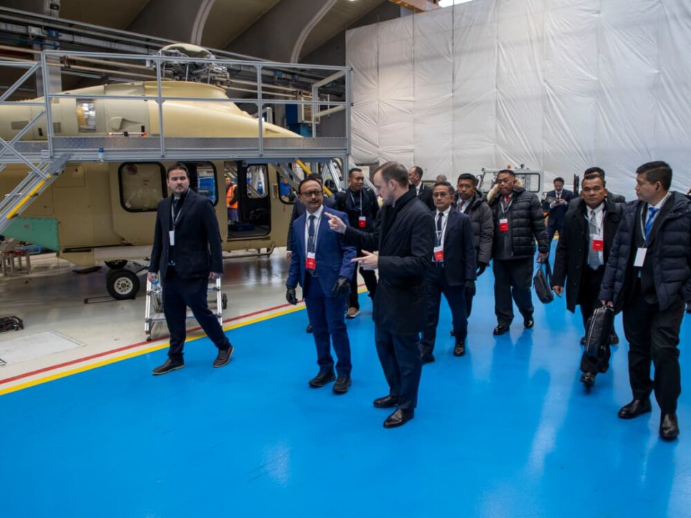 Wakasau Tinjau Program Management Review Pengadaan Helikopter AW-189