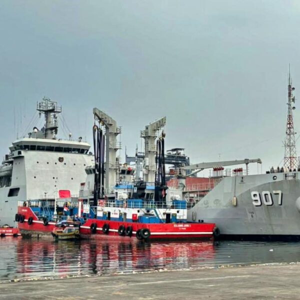 KRI Bontang-907 Siap Berlayar Bawa 2.000 Kilo Liter BBM Dukung KRI dan Masyarakat yang Terdampak Bencana