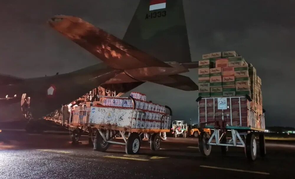 Lanud SMH Kirim 14 Ton Bantuan Kemanusiaan untuk Aceh, Sumut, dan Sumbar