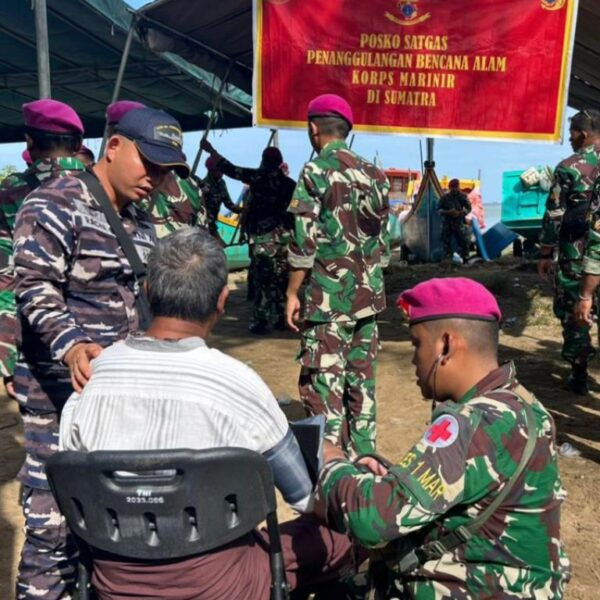 TNI AL Bangun Posko Kesehatan di Wilayah Kuala Cangkol, Aceh