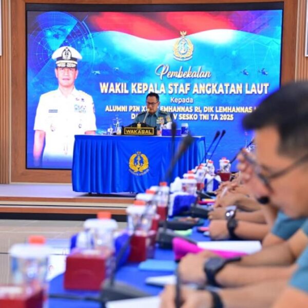 Wakasal Berikan Pengarahan kepada Alumni P3N Lemhannas RI, Pendidikan LN Setara Lemhannas, dan Dikreg Sesko TNI di Mabesal