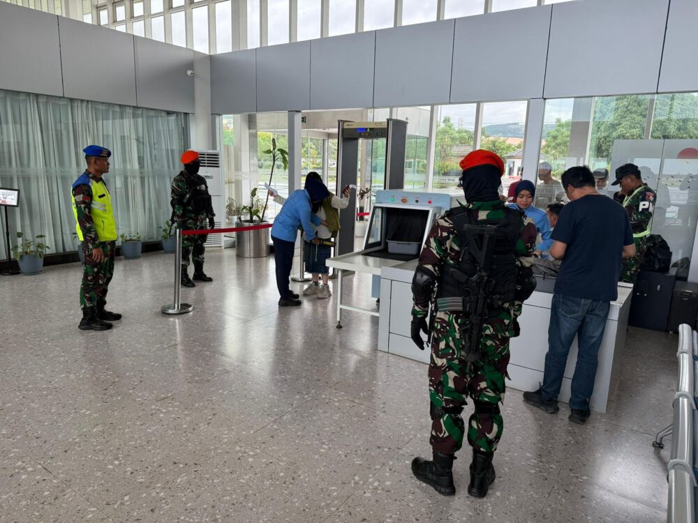 Satgas Pengamanan TNI AU Amankan Sembilan Paket Sampel Nikel Kategori Dangereous Goods untuk Penerbangan