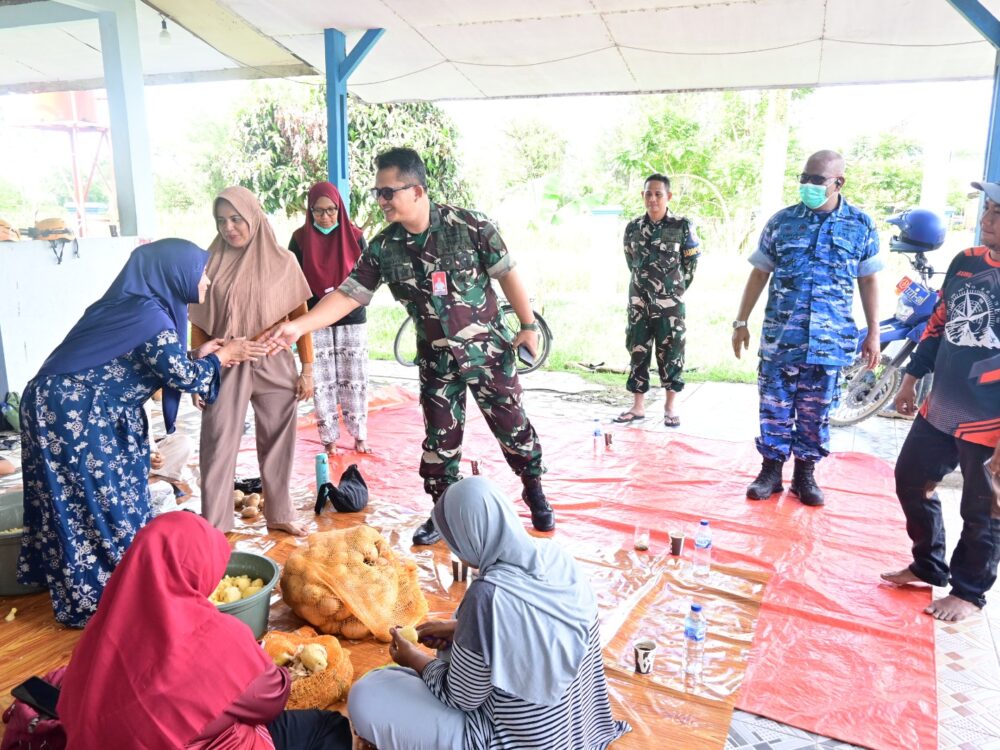 Lanud Sutan Sjahrir Padang Dirikan Dapur Umum untuk Bantu Warga Terdampak Bencana