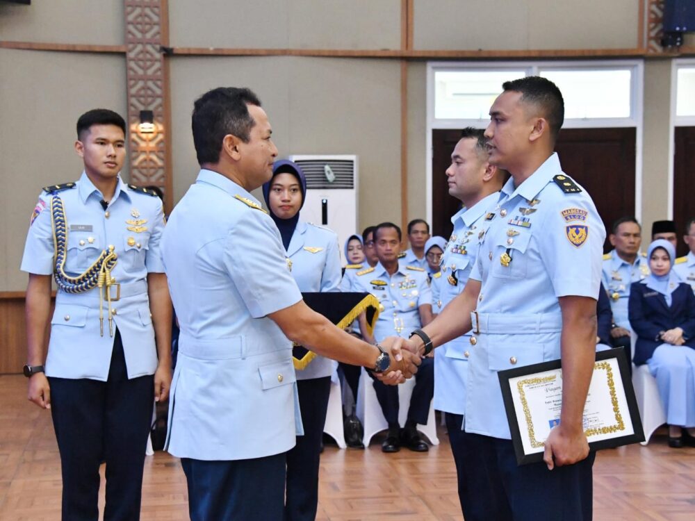 KASAU Tutup Pendidikan Seskoau A-63: Terus Asah Kemampuan Berpikir Strategis dan Bersikap Adaptif