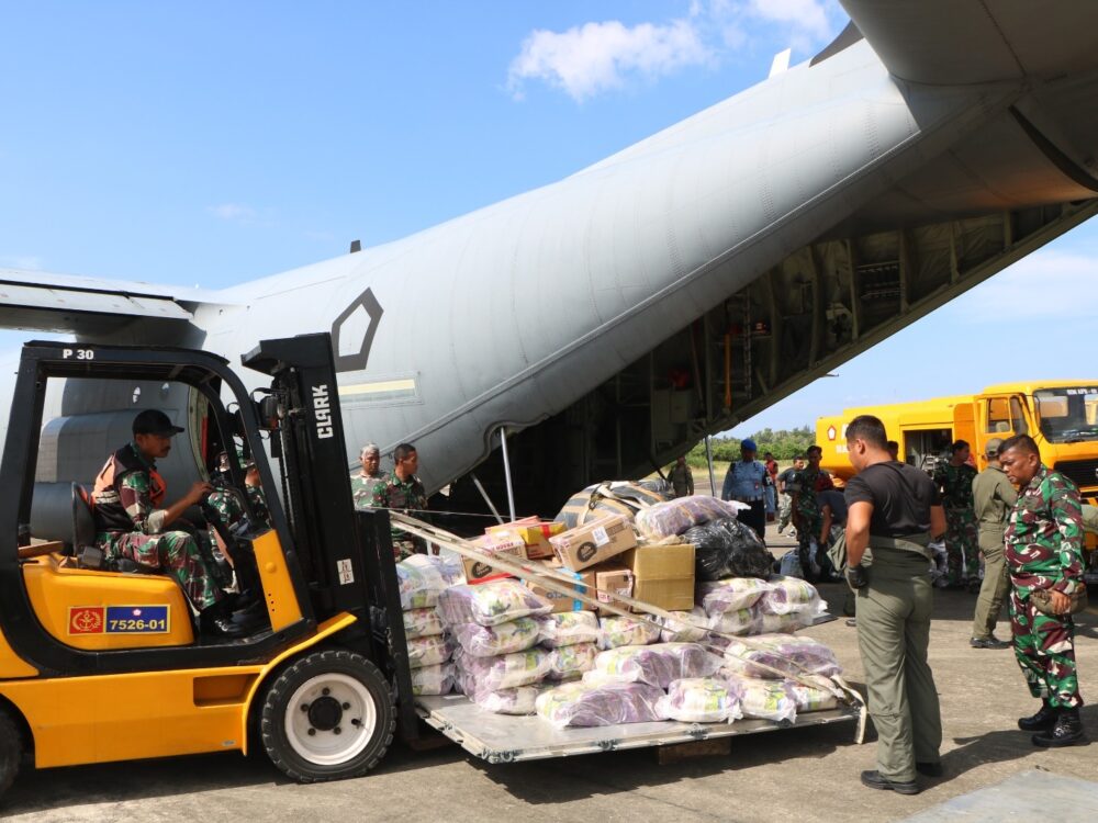 ‎448 Ton Bantuan Masuk ke Posko Terpadu BNPB di Lanud Sultan Iskandar Muda Sejak Akhir November