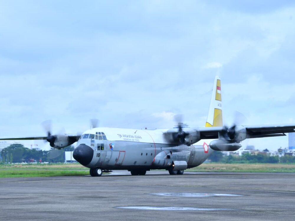 Empat Pesawat TNI AU, Berangkatkan Prajurit Yonif TP 899/BSG ke Sumatera Utara