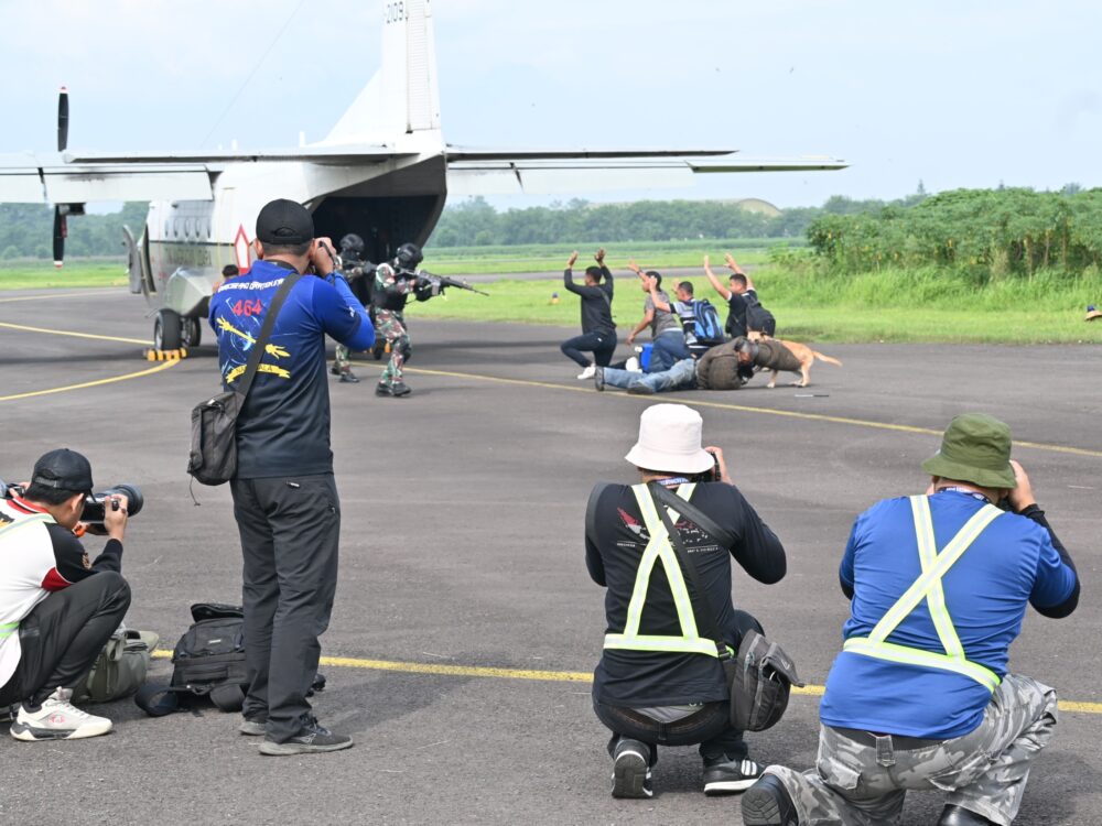 Ratusan Fotografer Ikuti Abdulrachman Saleh Air Force Photography Competition 2025
