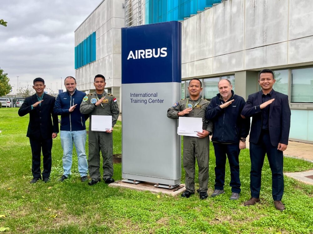 Dua Personel Loadmaster TNI AU Tuntaskan A400M Loadmaster Type Rating Course Batch II