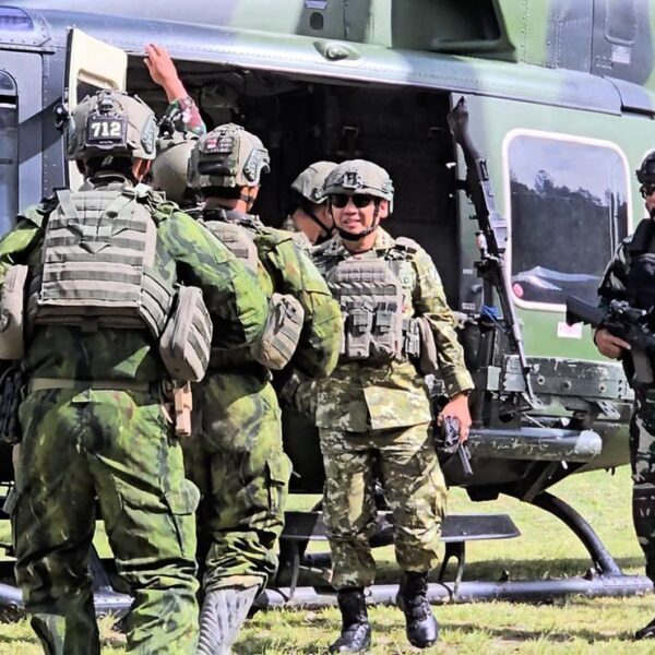 Lima Hari Menjabat, Pangdam XIII/Merdeka Kunjungi Prajurit di Daerah Operasi