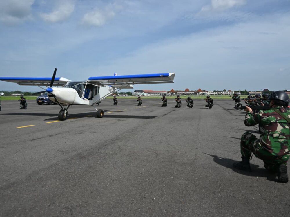 Lanud Adi Soemarmo Gelar Latihan Penanganan Pesawat Pasca Force Down