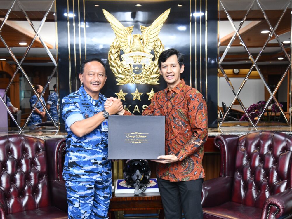 Wakasau Terima Audiensi Direktur Operasi PT. Len Industri (Persero)