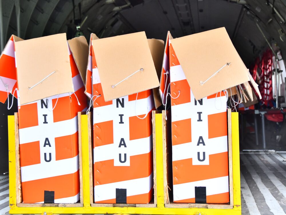 TNI AU Airdrop 190 Helibox ke Serbajadi, Aceh Timur