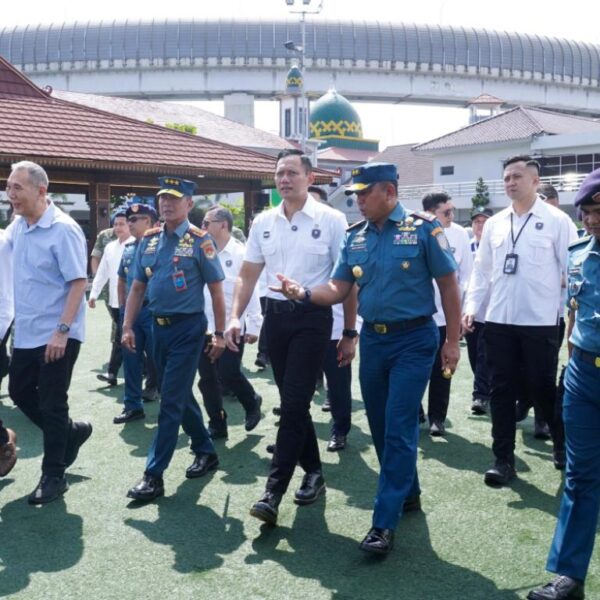 Bantuan Kemanusiaan Kembali Diberangkatkan dari Jakarta, Menko IPK Lepas Keberangkatan KRI Semarang-594