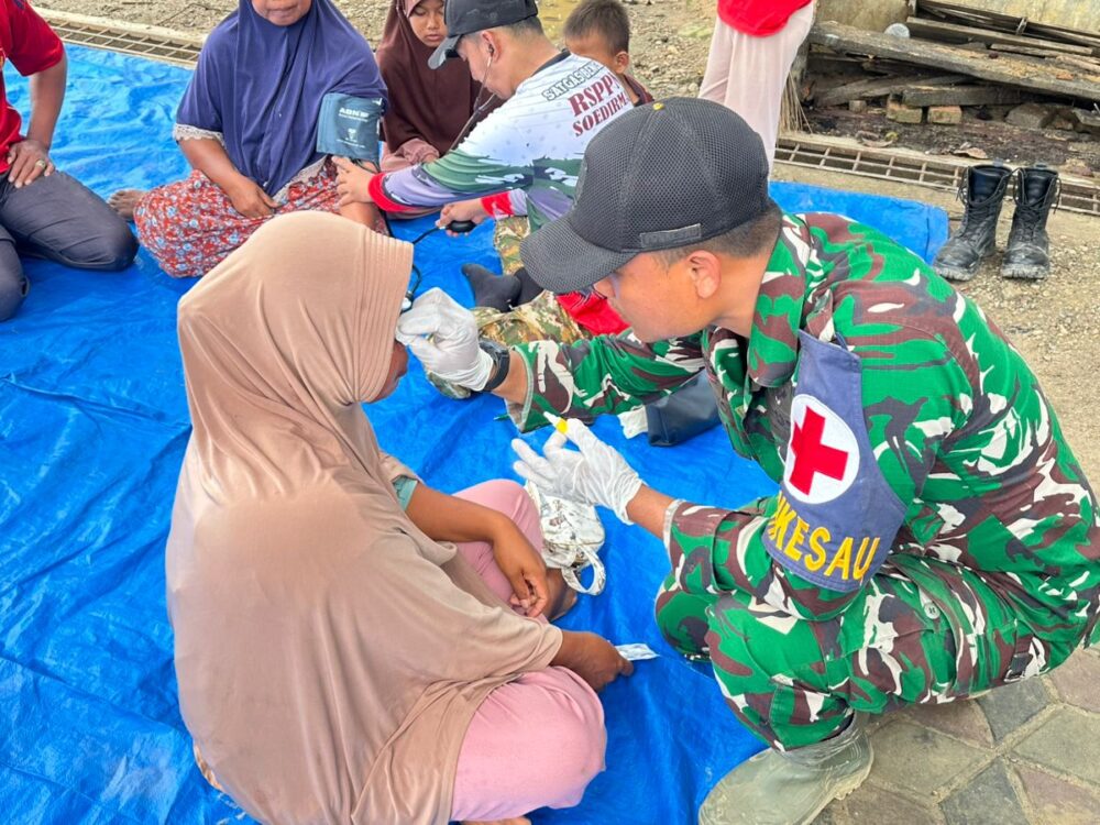 Yonkesau Berikan Pelayanan Kesehatan bagi Warga Terdampak Bencana di Aceh Tamiang