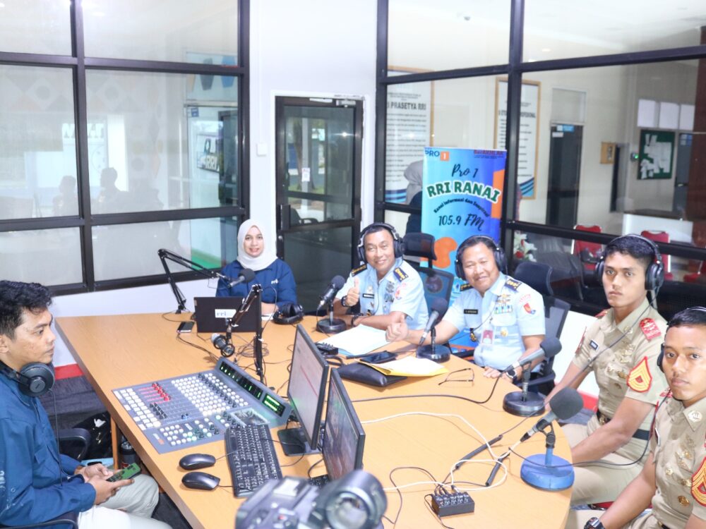 Lanud Raden Sadjad Sosialisasikan Penerimaan Prajurit TNI AU Lewat RRI Ranai