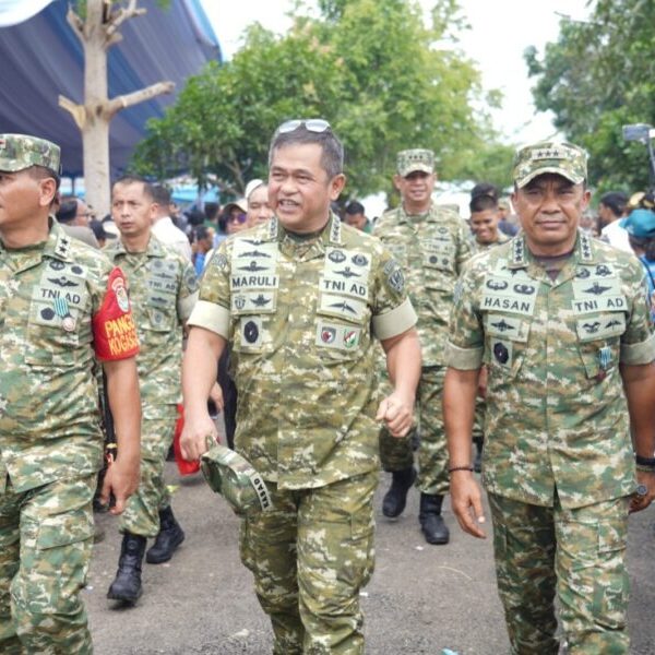 KASAD Hadiri Panen Raya di Cilebar Karawang, Presiden RI Umumkan Swasembada Pangan Nasional