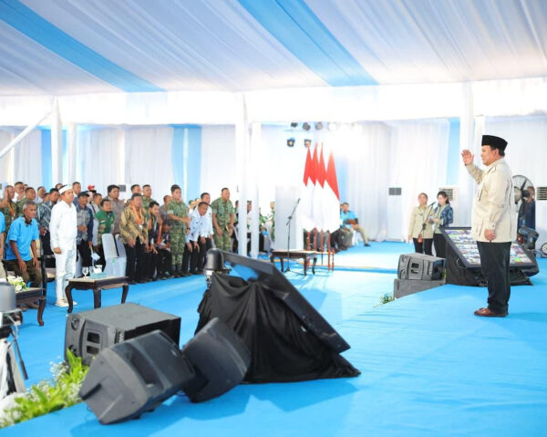Presiden Prabowo Beri Hormat kepada Mentan Amran dan Petani: Swasembada Pangan Tercepat dalam Sejarah Indonesia