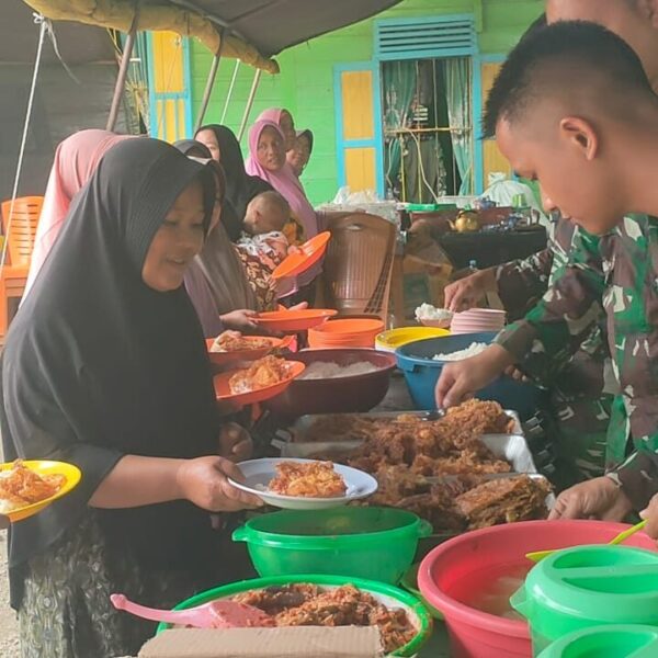 Satgas Bekangdam I/BB Operasikan Dapur Umum untuk Warga Terdampak Banjir di Tolang Julu