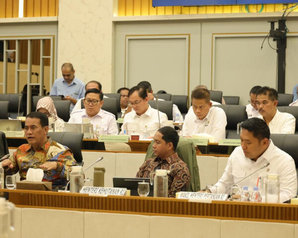 Mentan Amran Tegaskan Kementan Terus Bergerak Cepat Dampingi Petani Terdampak Bencana Sumatera