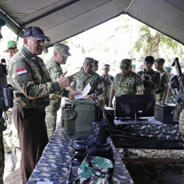 Dukung Pembangunan Wilayah, Menhan RI dan Wakasad Tinjau Yon TP 827/MCY