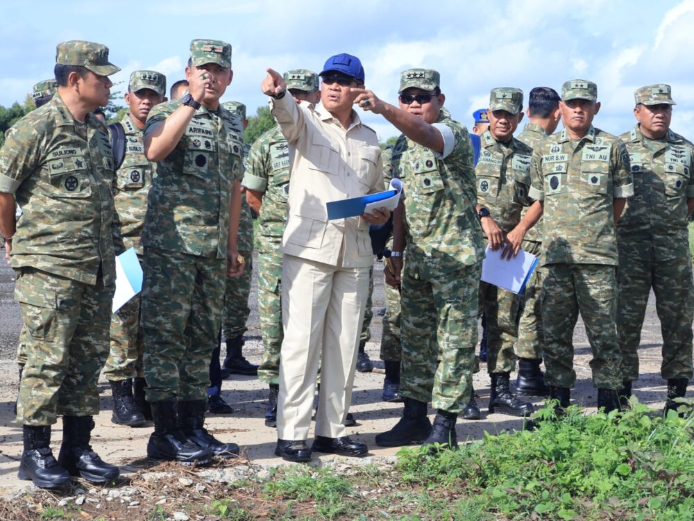 Wamenhan RI Tinjau Pengembangan Lanud Haluoleo (HLO) Kendari, Sulawesi Tenggara