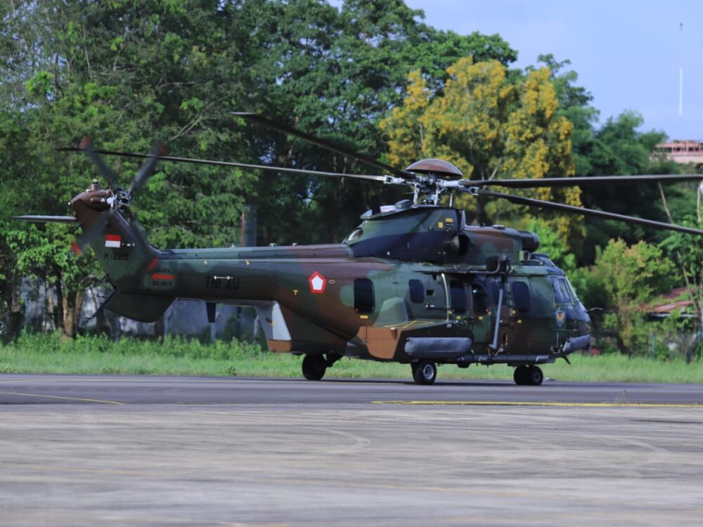 TNI AU Kerahkan Helikopter Caracal Bantu Pencarian Pesawat ATR 42-500 yang Hilang Kontak di Maros