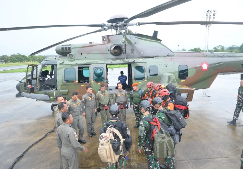 TNI AU Kembali Kerahkan Helikopter Caracal Dukung Evakuasi Pesawat ATR 42-500 di Gunung Bulusaraung