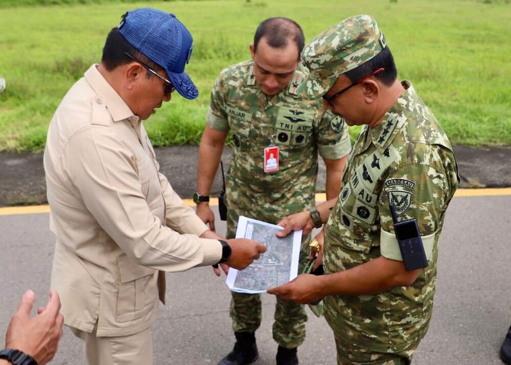 Wakasau Dampingi Wamenhan RI Tinjau Rencana Pengembangan Infrastruktur Lanud Iswahjudi