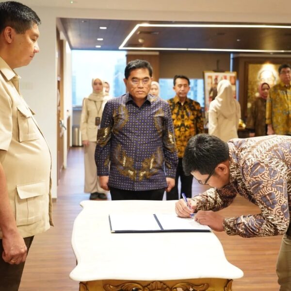 Menteri PKP Lantik 16 Pejabat Struktural, Tegaskan Komitmen Antikorupsi dan Kerja Cepat