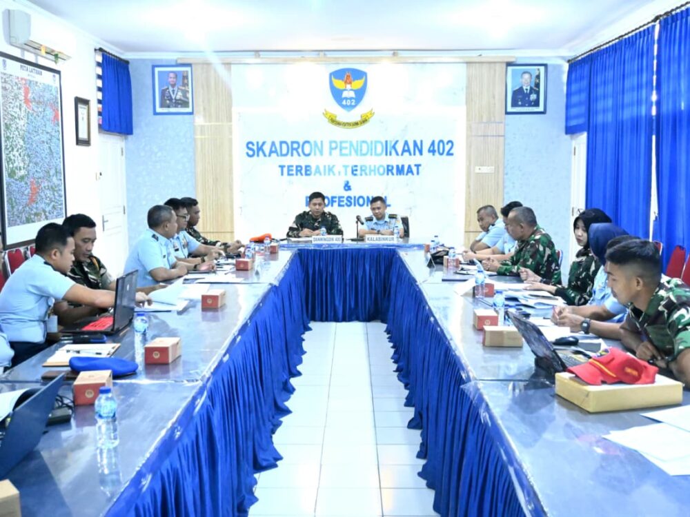 Kalabinkur Disdikau Pimpin Rapat Pokja Revisi Kurikulum Semaba PK dan Semata PK TNI AU di Wingdik 400/Matukjur