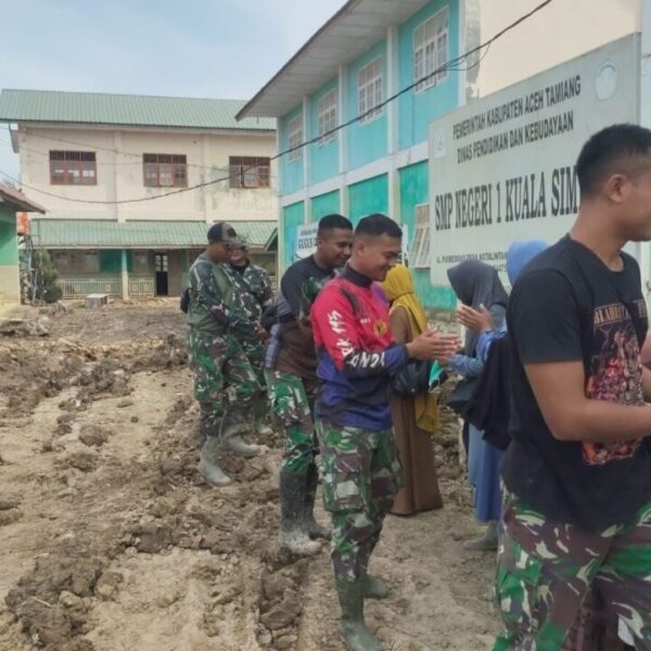 Tugas Usai, Air Mata Warga Aceh Tamiang Melepas Kepergian Prajurit TNI