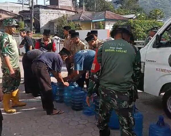 Krisis Air Bersih Pascabencana, TNI Salurkan Mobil RO untuk Warga Aceh Tengah