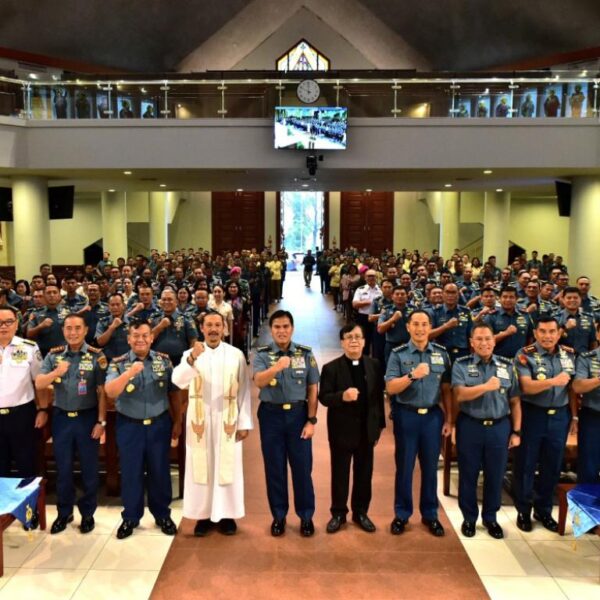 KASAL Hadiri Perayaan Natal Bersama TNI AL Wilayah Jakarta Tahun 2025 di Gereja Santo Yakobus
