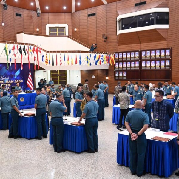 KASAL Pimpin Penandatanganan Kontrak Bersama Pengadaan Barang dan Jasa TNI AL Tahun 2026