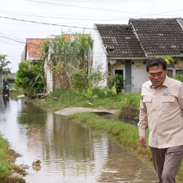 Gerak Cepat Respons Banjir, Kementerian PKP Tinjau Perumahan Subsidi Terdampak di Bekasi