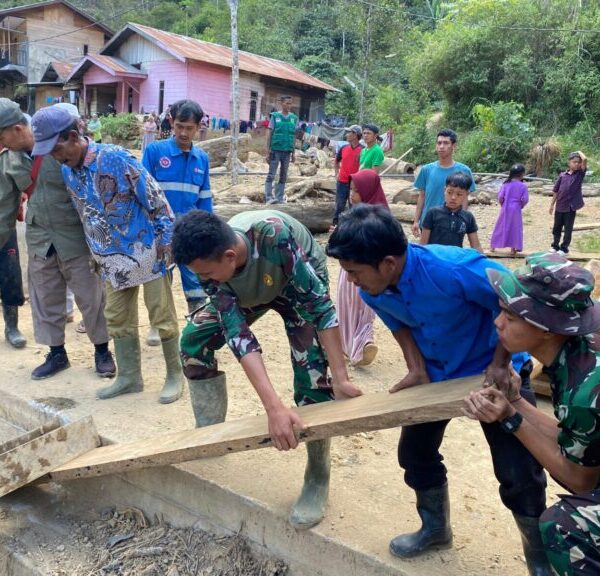 Bergerak Bersama, Jembatan Darurat pun Tercipta