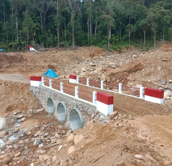 Jembatan Armco di Desa Bair Rampung, Akses Warga Kembali Normal