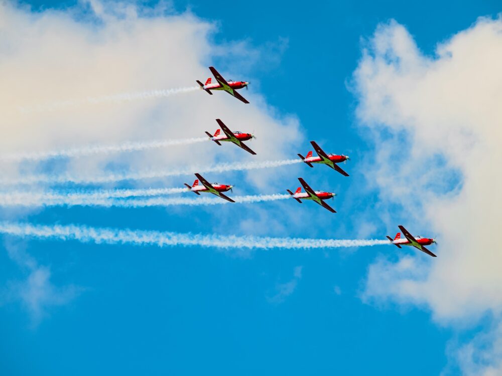 Jupiter Aerobatic Team Tampil Memukau di Pembukaan Singapore Air Show 2026