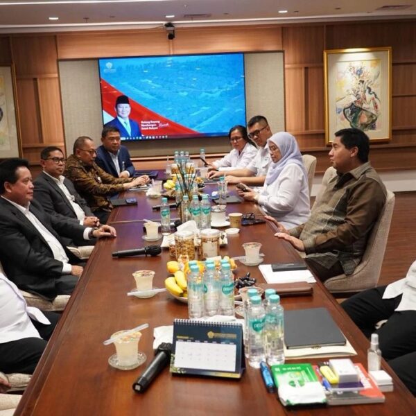 Menteri PKP Bersama Dirut BRI, dan Dirut PNM Bahas Rencana Penurunan Suku Bunga Kredit Usaha PNM