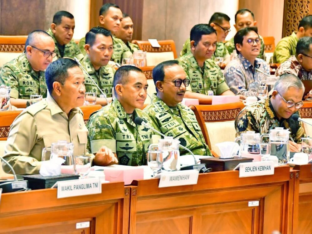 Wakasau Hadiri Rapat Kerja Bersama Komisi I DPR RI